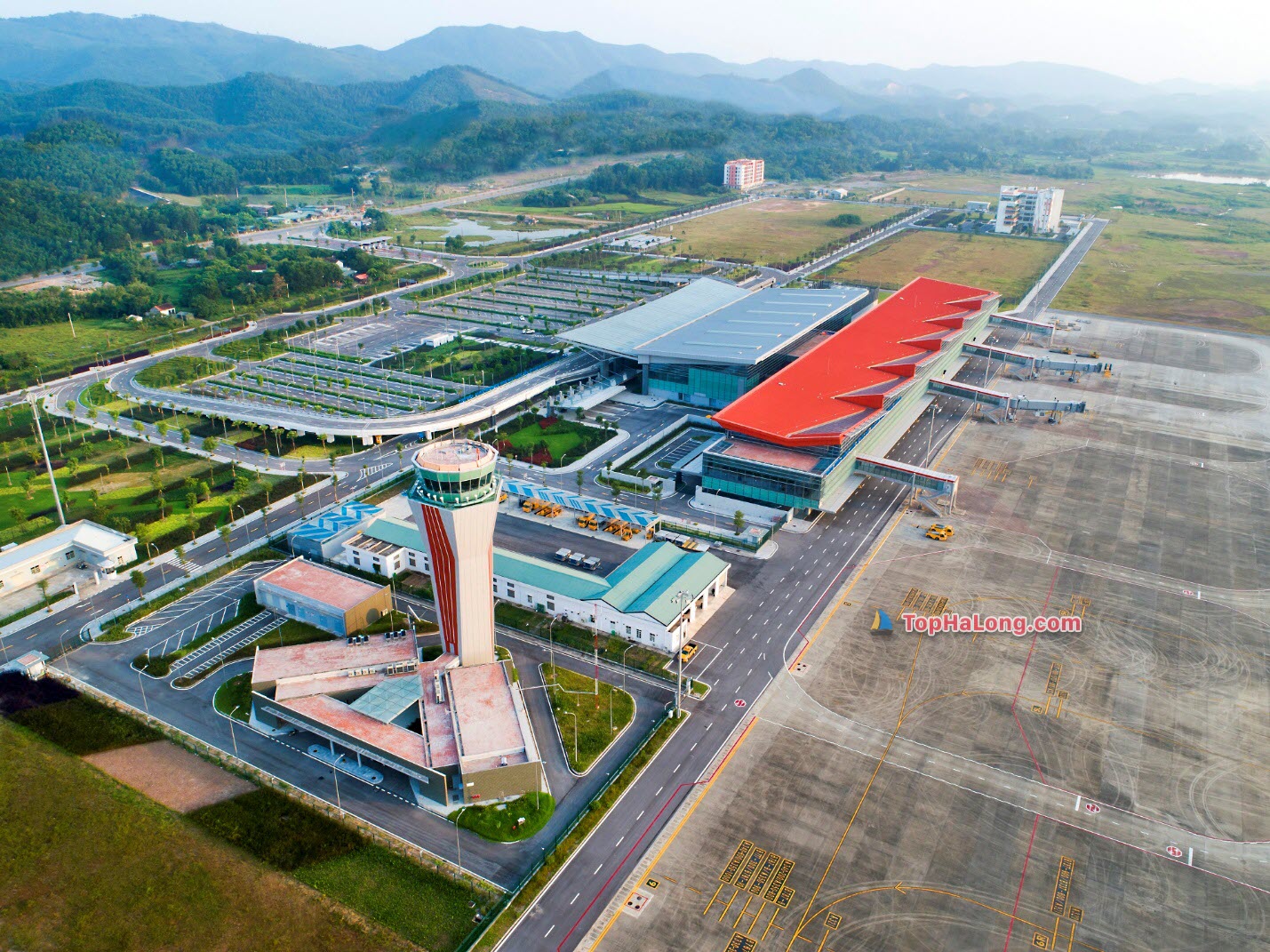 Sân bay quốc tế Vân Đồn được đầu tư và xây dựng bởi tập đoàn Sun Group